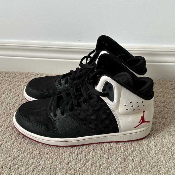 nike air jordan sneakers - Picture 3 of 8